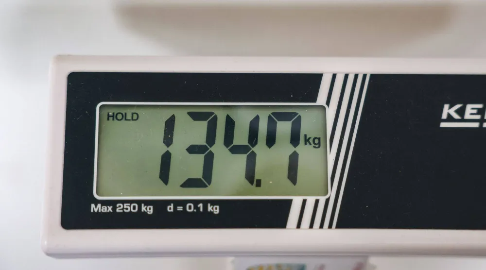 FILED - 06 June 2025, Saxony, Leipzig: File Photo - The weight (134.7 kilograms) of a morbidly obese woman is measured as part of the Obesity Therapy Program at Leipzig University Hospital. Photo: Jan Woitas/dpa