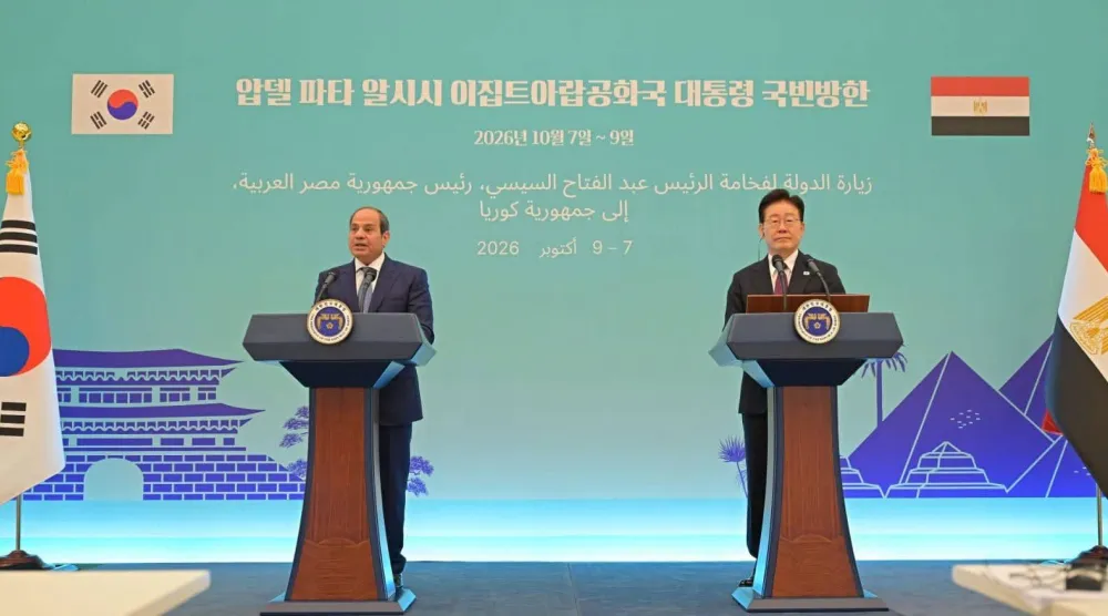 الرئيس المصري عبد الفتاح السيسي في مؤتمر صحافي مع نظيره الكوري الجنوبي لي جاي ميونغ (الرئاسة المصرية)