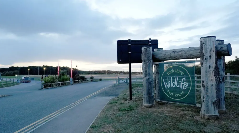 Yorkshire Wildlife Park’ın giriş kapısı. (DPA)