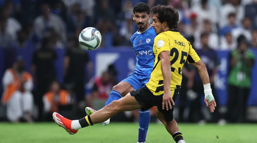 من المواجهة التي جمعت الاتحاد والهلال في الرياض (تصوير: سعد العنزي)