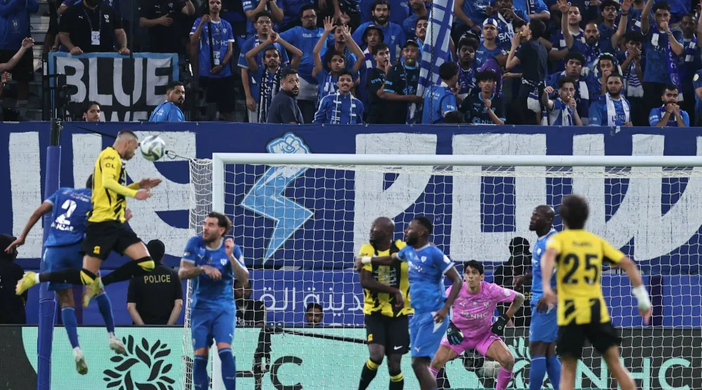 الهلال نجا بصعوبة من الضغط الاتحاد في الدقائق الأخيرة (تصوير: سعد العنزي)
