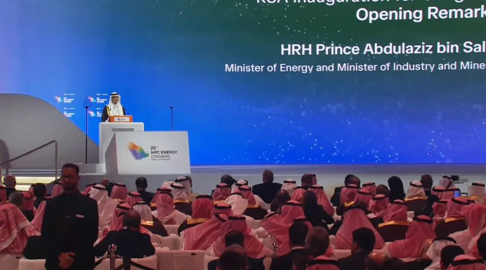 الأمير عبد العزيز بن سلمان يتحدث في افتتاح مؤتمر البترول العالمي (الشرق الأوسط)
