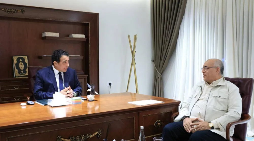 المنفي رئيس المجلس الرئاسي الليبي مستقبلاً مليقطة رئيس جهاز الاستخبارات يوم الاثنين (مكتب المنفي)