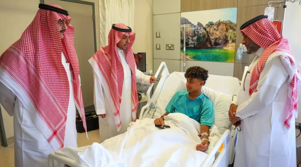 لاعب الفيحاء للناشئين وائل السفري أصيب في الهجوم الإرهابي الحوثي (الشرق الأوسط)