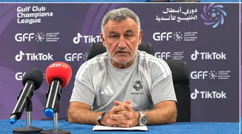 الفرنسي كريستوف غالتييه مدرب نيوم (الشرق الأوسط)
