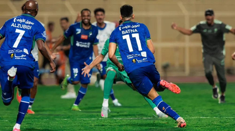 باتنا محتفلاً بالهدف القاتل (نادي الفتح)