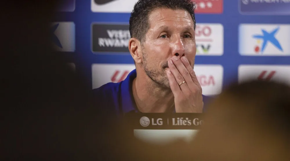 الأرجنتيني دييغو سيميوني المدير الفني لفريق أتلتيكو مدريد (إ.ب.أ)