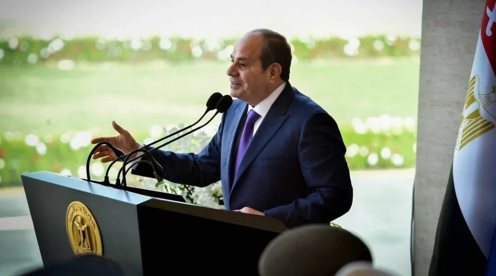 السيسي متحدثاً خلال حفل تخرج بالأكاديمية العسكرية المصرية السبت (الرئاسة المصرية)