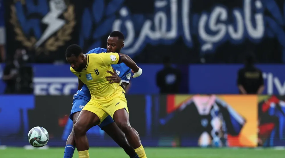 كاد الحزم أن يحرج الهلال بتعادل مُثير (تصوير: سعد العنزي)