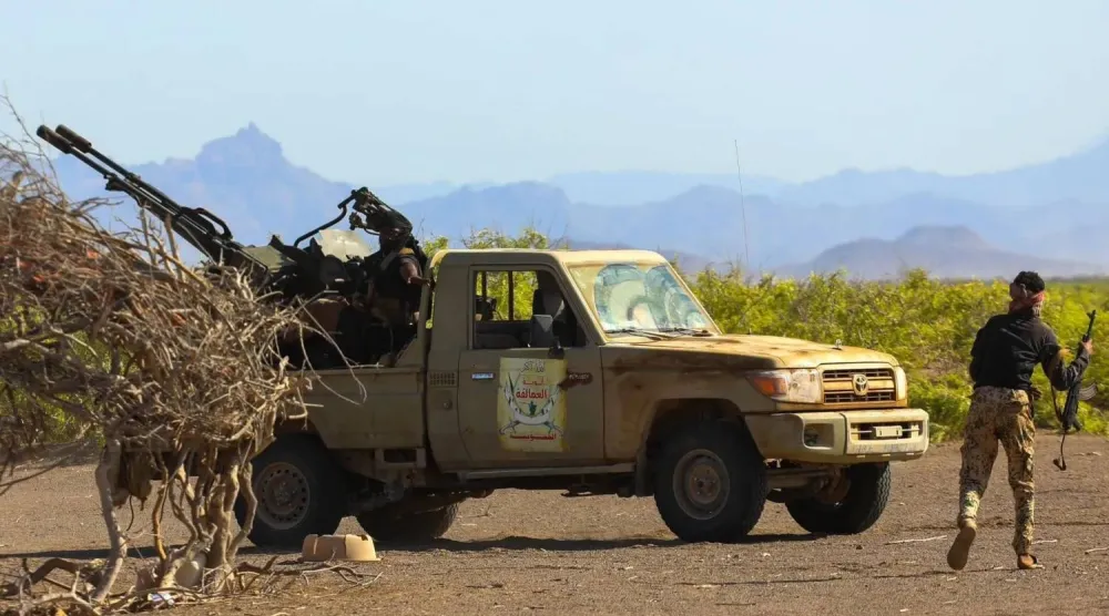 The Giants Brigades repel Houthi attacks near Bab al-Mandeb. (Military media)