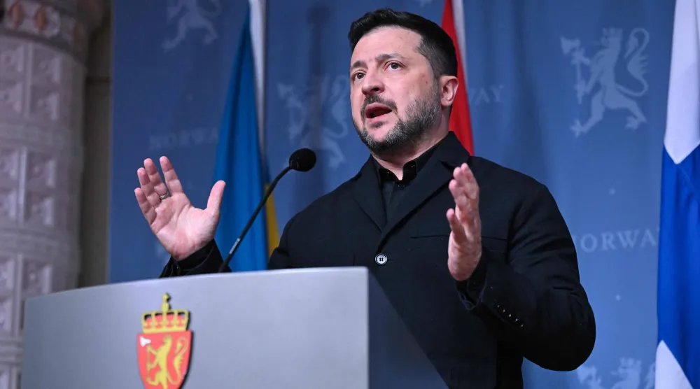الرئيس الأوكراني فولوديمير زيلينسكي خلال مؤتمر صحافي في أوسلو يوم 20 أكتوبر 2026 (أ.ف.ب)