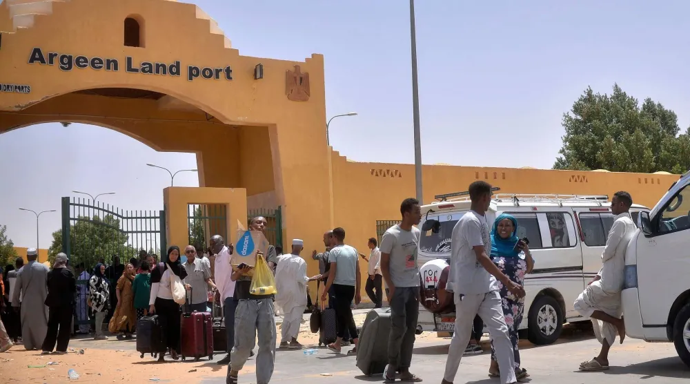 قلق من تأثر حركة التجارة بين مصر والسودان بعد مقتل سائقين مصريين (أ.ف.ب)