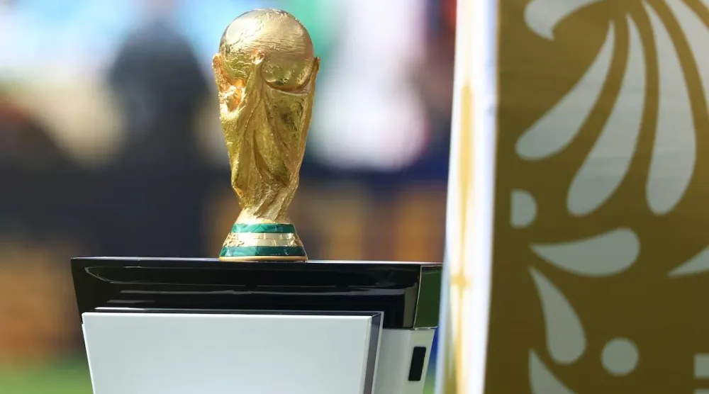 «فيفا» يعلن فتح باب المنافسة على حقوق البث الإعلامي لنهائيات كأس العالم 2030 (رويترز)