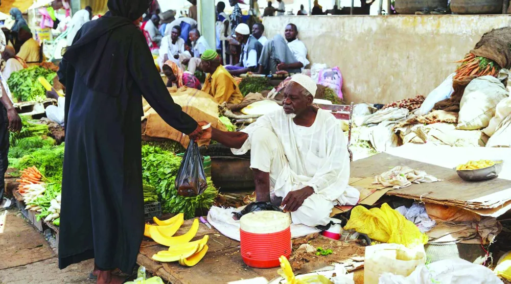 جانب من «سوق الخضر» في مدينة أم درمان (الشرق الأوسط)