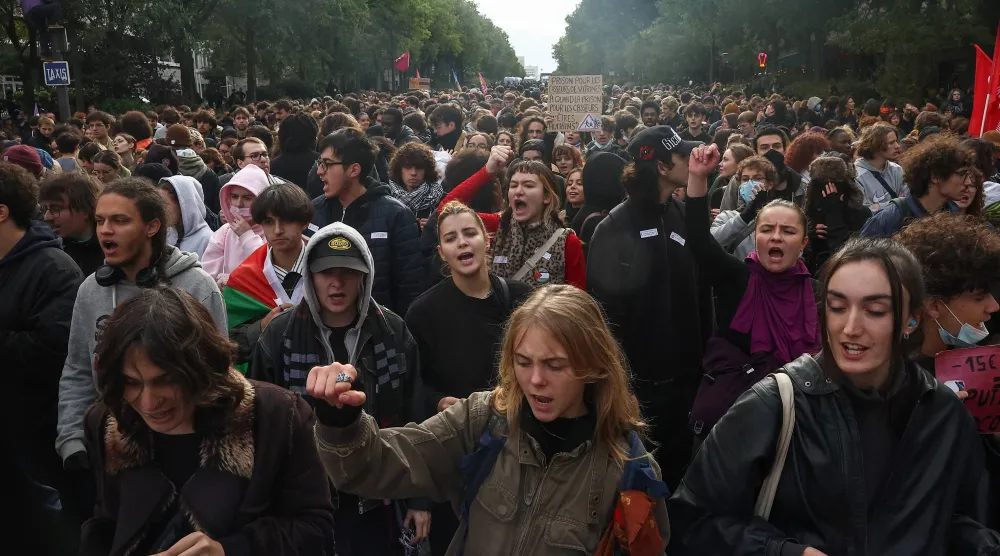  Demonstrators take part in a protest organized by student collectives and trade unions in Paris, France, October 22, 2026. (Reuters)