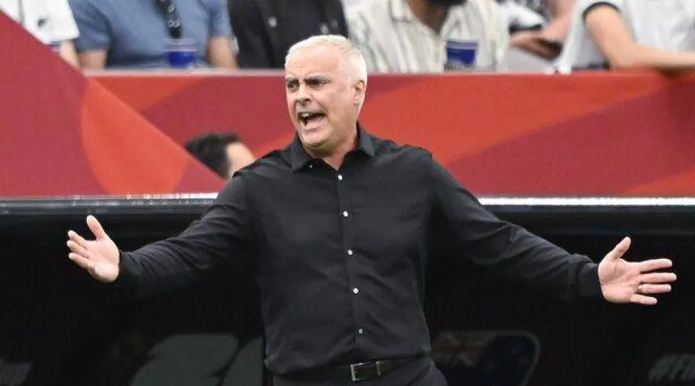 دارين بيزلي أثناء مواجهة مصر بالمونديال والتي خسرها 1-3 (رويترز)
