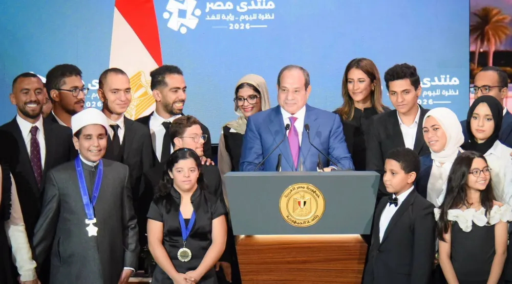 الرئيس المصري عبد الفتاح السيسي خلال مشاركته في الجلسة الختامية من «منتدى مصر» (الرئاسة المصرية)