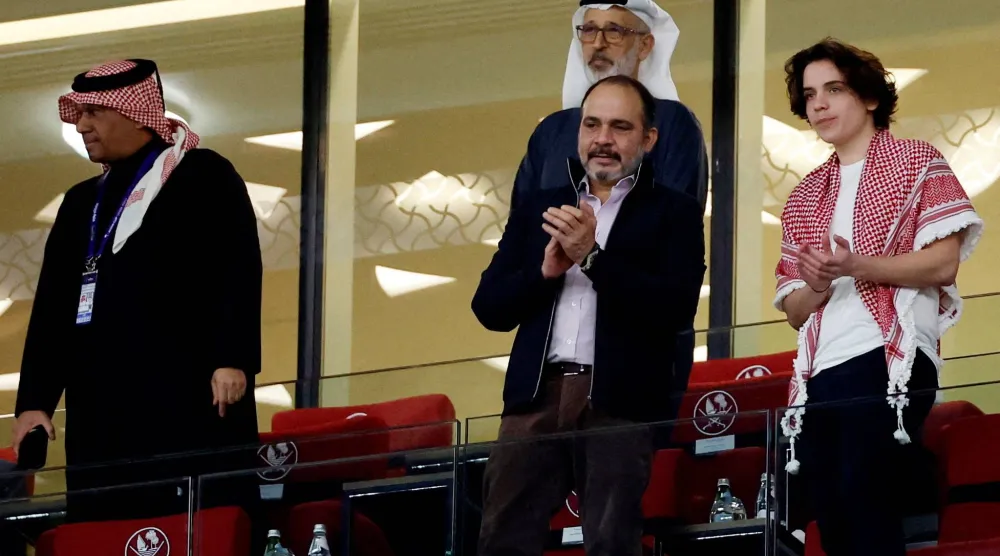 الأمير علي بن الحسين خلال حضوره مباراة سابقة لمنتخب الأردن (رويترز)