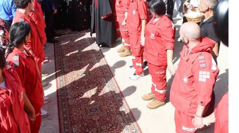 الراعي لدى وصوله إلى العاقورة لترؤس قداس الأحد (فيسبوك)