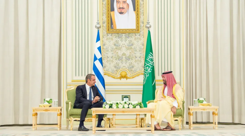 ولي العهد السعودي خلال مباحثاته مع رئيس الوزراء اليوناني في قصر اليمامة بالرياض (واس)