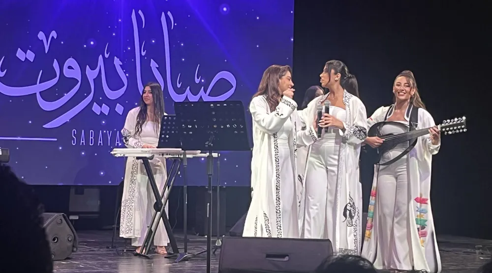 تسعى الفرقة إلى إيصال رسائل إنسانية إلى جانب رسالتها الفنّية (الشرق الأوسط)