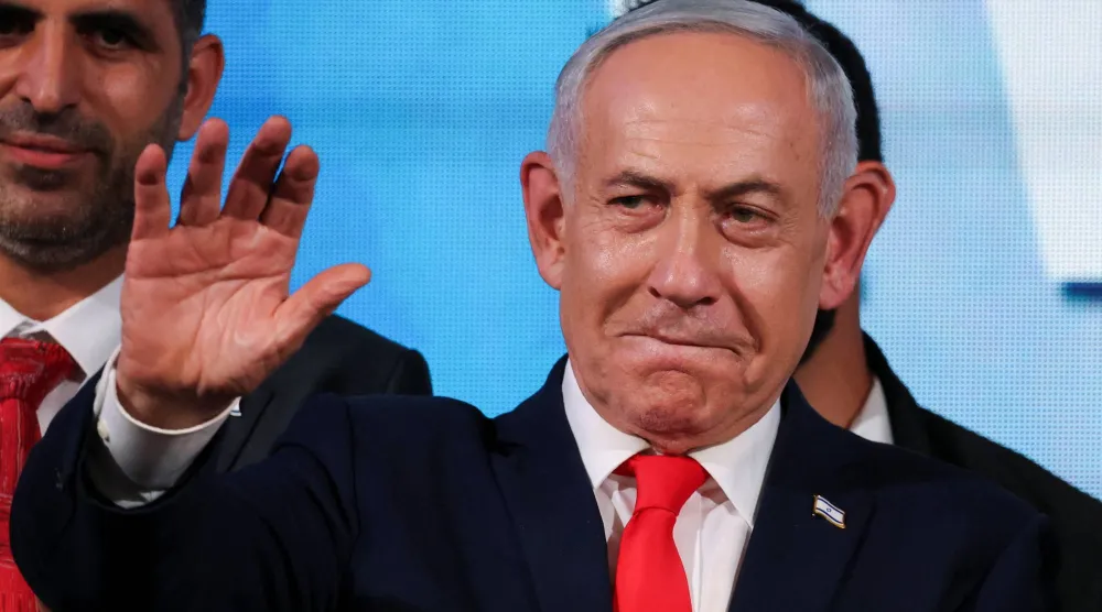 نتانياهو متحدثا أمام أنصاره في القدس (رويترز)