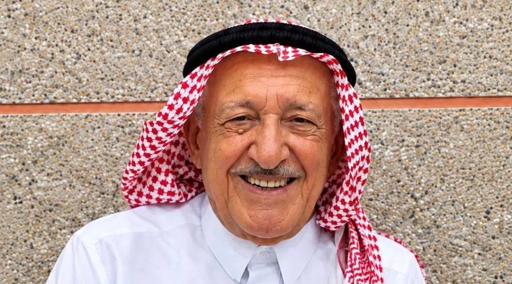 محمد العلي... قرنٌ من الأسئلة وشاعر لم يتقاعد عن التنوير