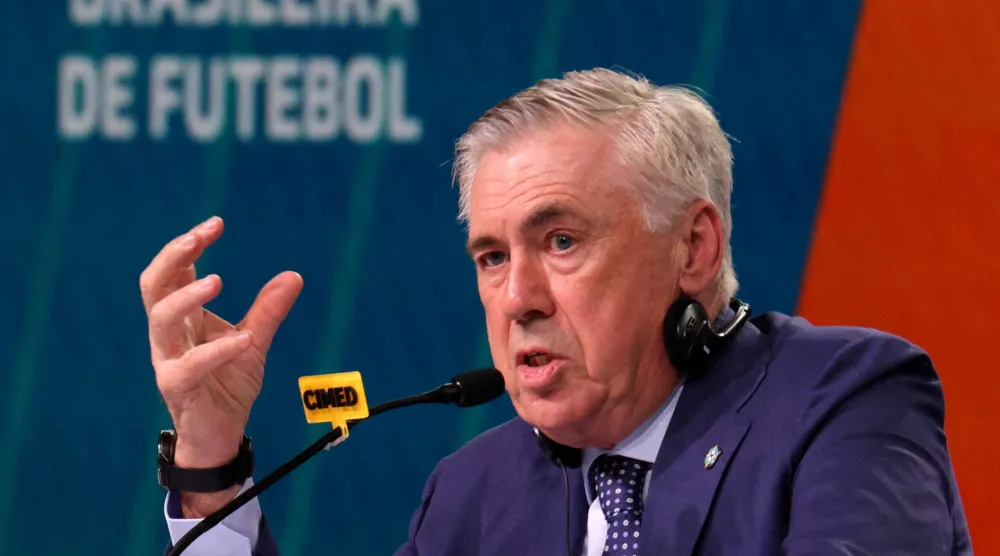 الإيطالي كارلو أنشيلوتي مدرب المنتخب البرازيلي (رويترز)