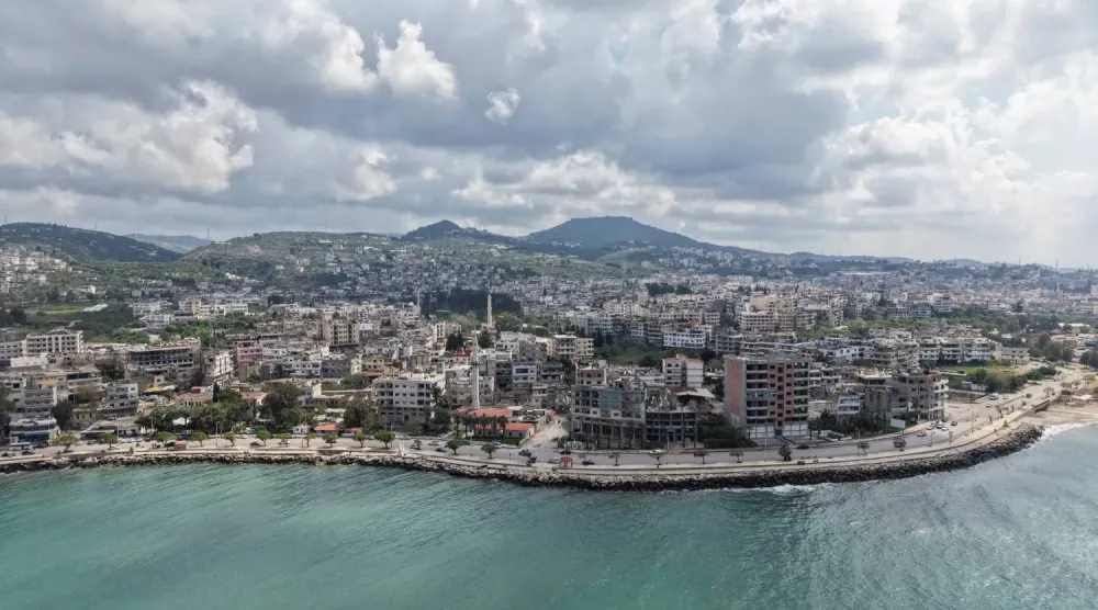 Suriye’nin sahil kenti Banyas’tan havadan çekilmiş bir görüntü, 8 Nisan (Reuters)