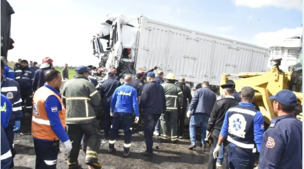 حادث تصادم «نقل ثقيل» وقع في محافظة بورسعيد خلال فبراير الماضي (صفحة محافظة بورسعيد على «فيسبوك»)