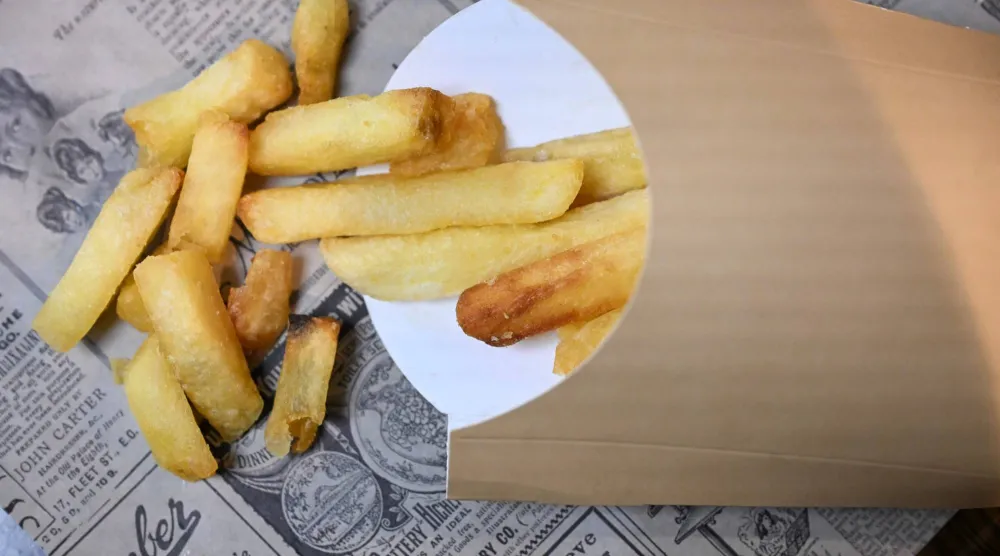 من الضروري الانتباه إلى أحجام الحصص الغذائية لدعم التحكم الأفضل في مستويات السكر بوجه عام (أ.ف.ب)