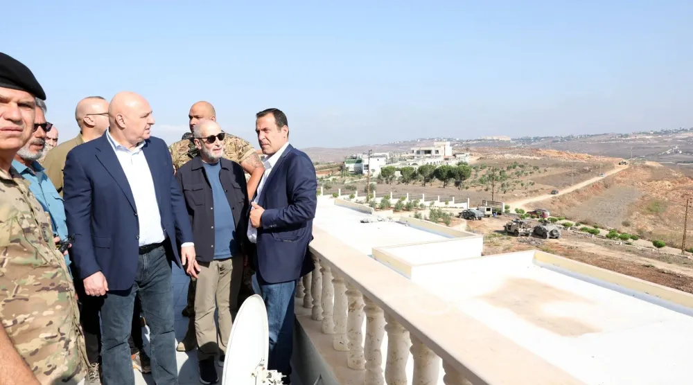 الرئيس اللبناني جوزيف عون يتفقد الوحدات العسكرية المنتشرة في زوطر الغربية بجنوب لبنان (أرشيفية - الرئاسة اللبنانية)