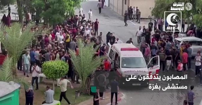 المصابون يتدفقون على مستشفى بغزة