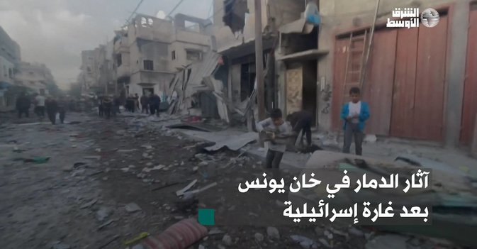 آثار الدمار في خان يونس بعد غارة إسرائيلية