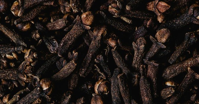 فاعلية مذهلة للقرنفل في تخفيف مشكلات البروستاتا