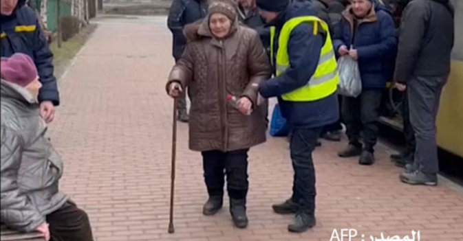 إجلاء مسنين من دار رعاية في اوكرانيا