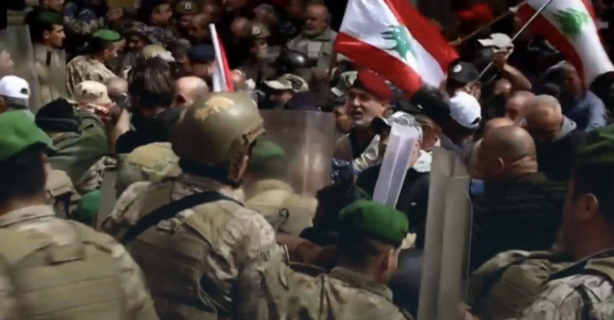 مواجهات بين الأمن اللبناني ومتظاهرين في بيروت