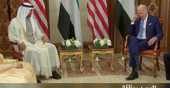 بايدن يدعو الرئيس الإماراتي لزيارة واشنطن