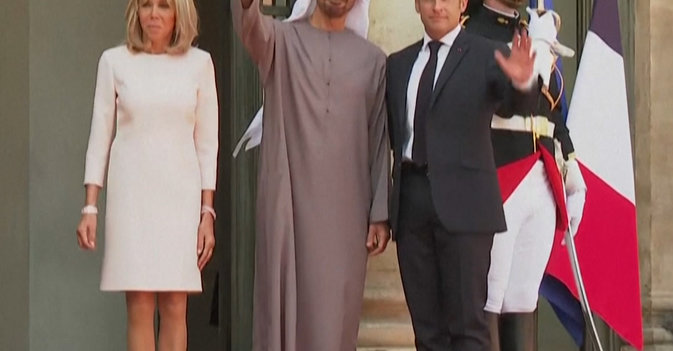 الرئيس الإماراتي يصل إلى فرنسا في أول زيارة خارجية