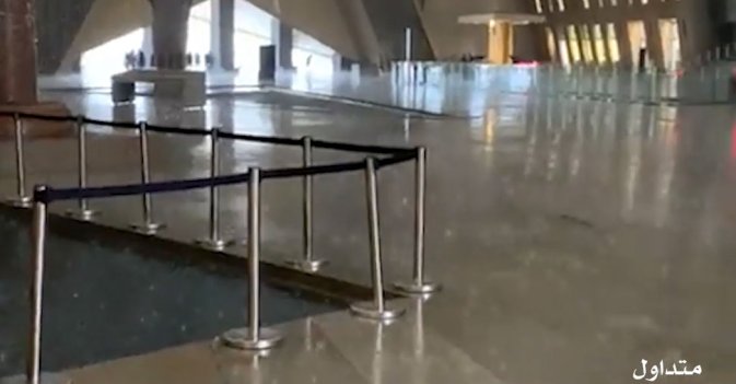 الأمطار تنهمر على بهو المتحف المصري الكبير والقاهرة تنفي تأثر أي مقتنيات