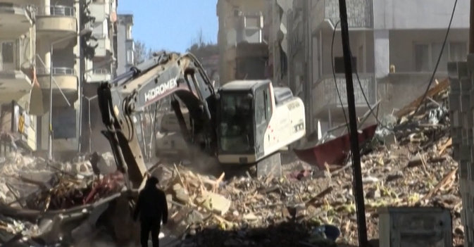 دمار هائل في منطقة بازارجيك بعد الزلزال
