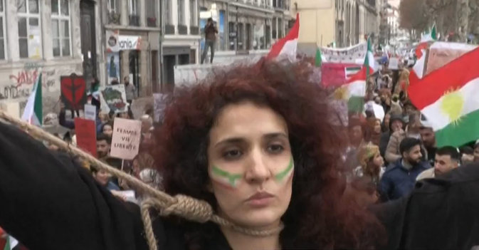 مظاهرات في فرنسا وبريطانيا دعماً لاحتجاجات إيران