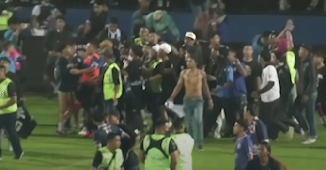 مباراة تتسبب في 174 قتيلاً بإندونيسيا