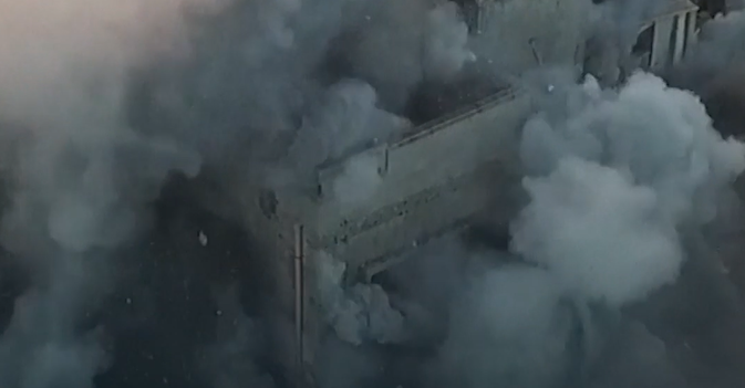 الجيش الإسرائيلي يهدم منزلي فلسطينيين متهمين بقتل مستوطنين إسرائيليين