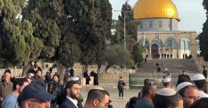 مستوطنون يهود يقتحمون باحات الأقصى تحت حراسة أمنية إسرائيلية مشددة