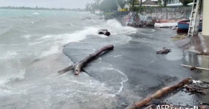 رياح شديدة تضرب سواحل موريشيوس