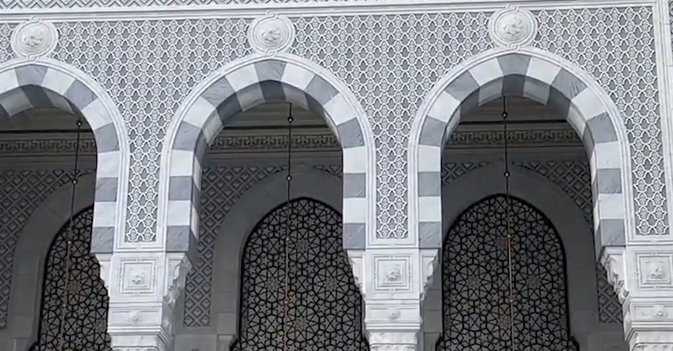 150 باباً لخدمة ضيوف الرحمن في الحرم المكي
