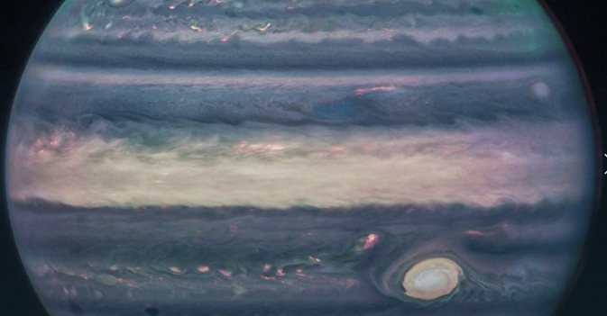 ناسا تنشر صوراً مذهلة للمشترى التقطها «جيمس ويب»