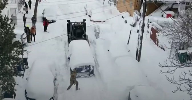 عودة الحياة لولاية نيويورك بعد انقضاء «عاصفة القرن»