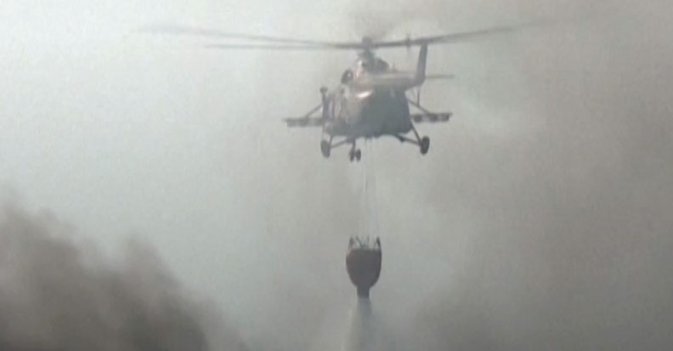 جهود حثيثة لاحتواء حريق في مستودع للنفط